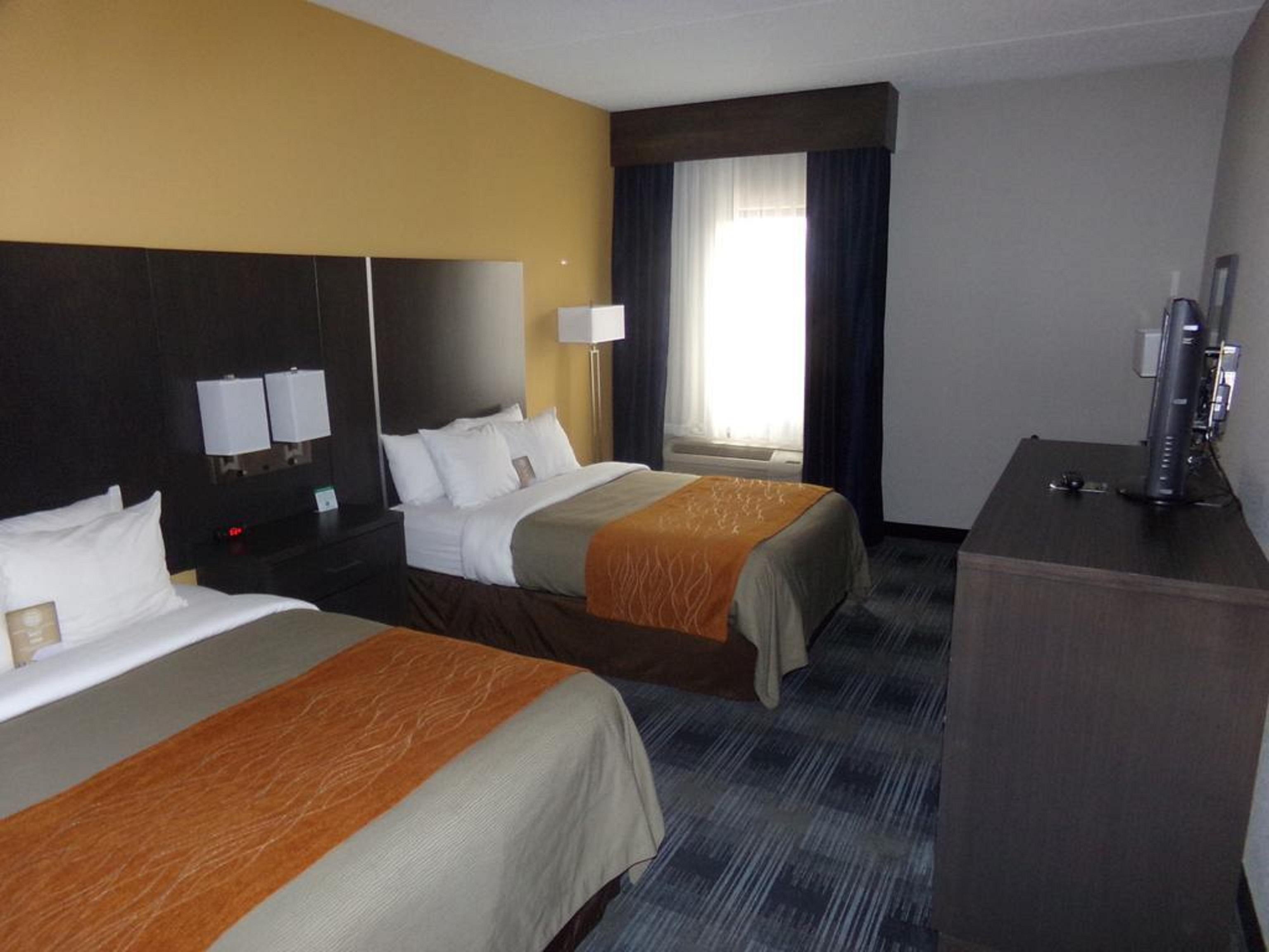Comfort Inn Cleveland Airport Middleburg Heights Exterior photo