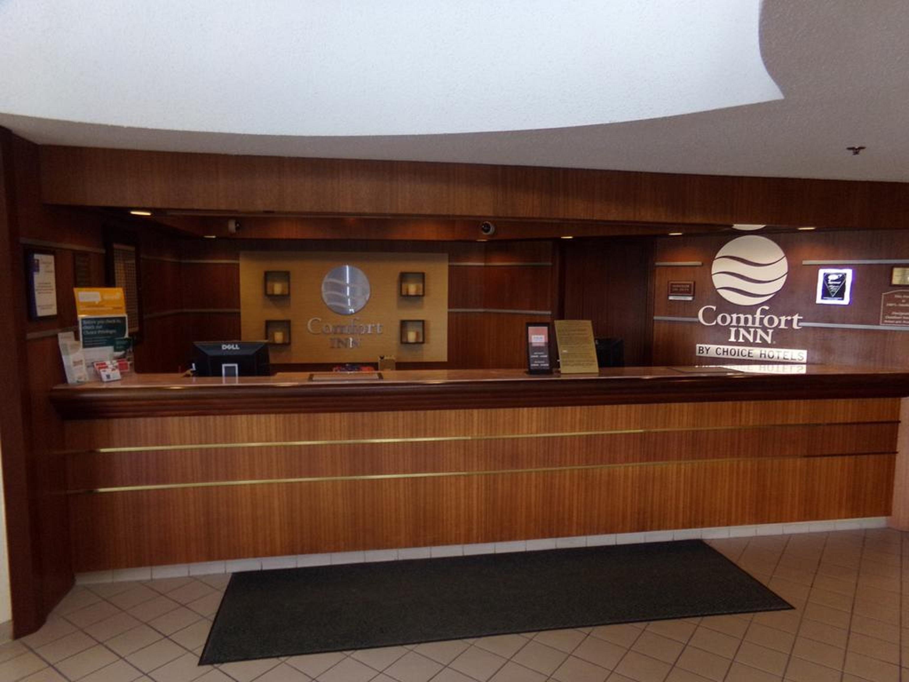 Comfort Inn Cleveland Airport Middleburg Heights Exterior photo