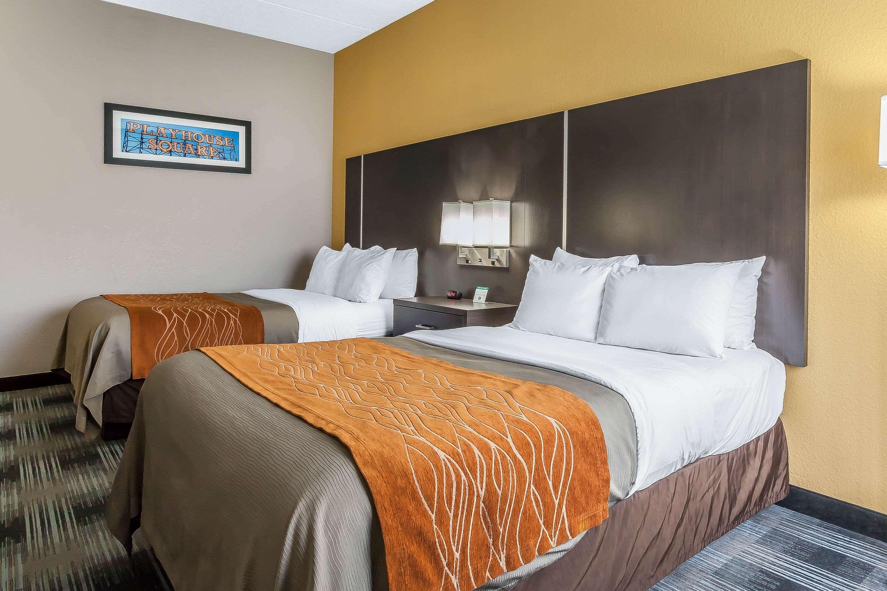 Comfort Inn Cleveland Airport Middleburg Heights Exterior photo