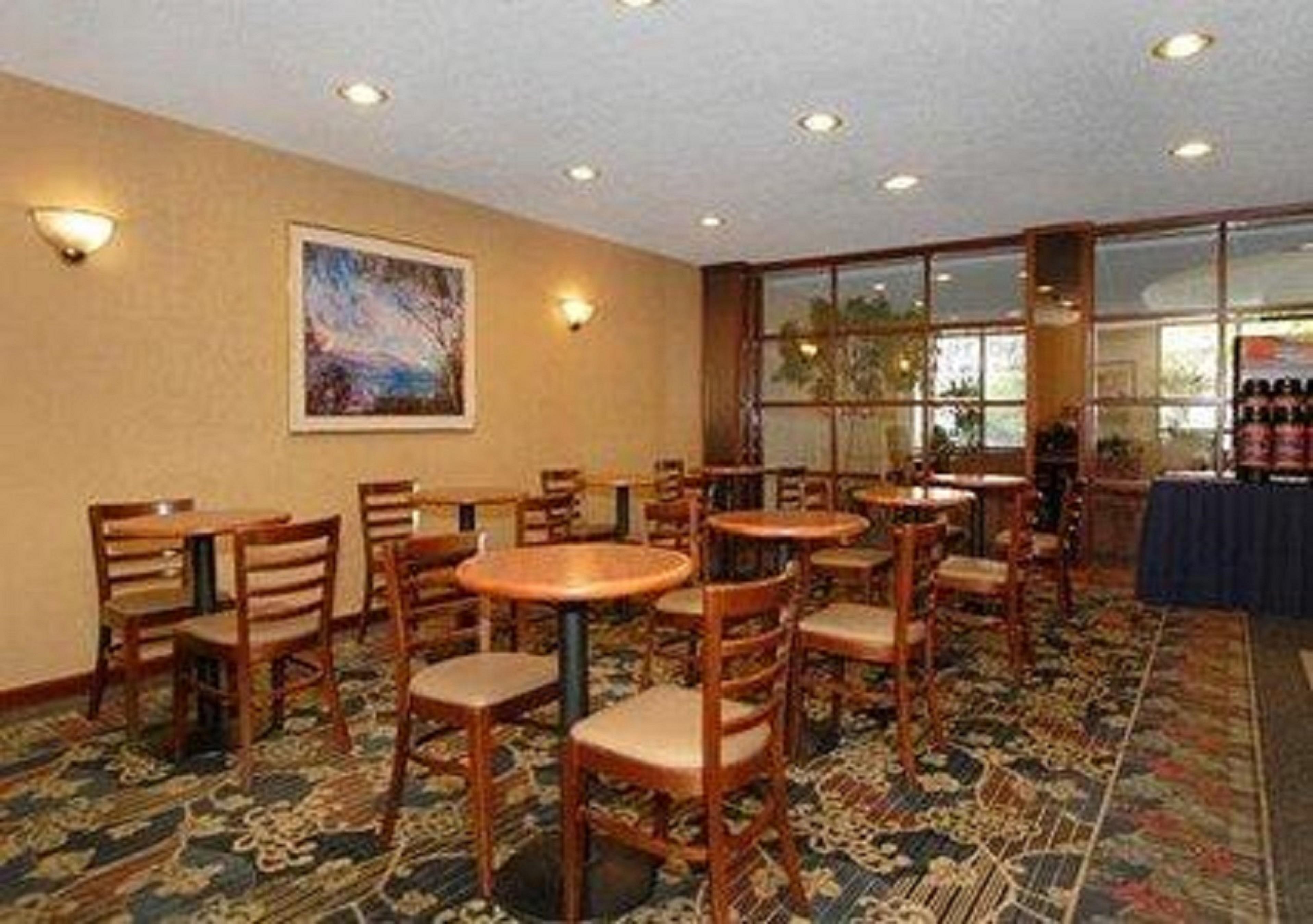 Comfort Inn Cleveland Airport Middleburg Heights Exterior photo
